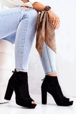 Botki Na Słupku Odkryte Palce Czarne Adore