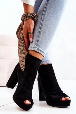 Botki Na Słupku Odkryte Palce Czarne Adore