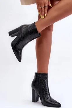 Botki Na Słupku Wężowy Wzór Czarne Daldala