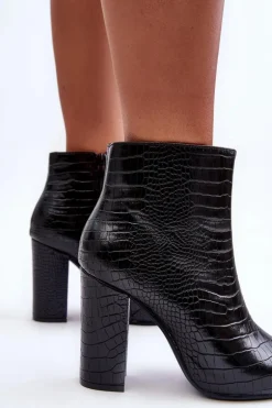 Botki Na Słupku Wężowy Wzór Czarne Daldala