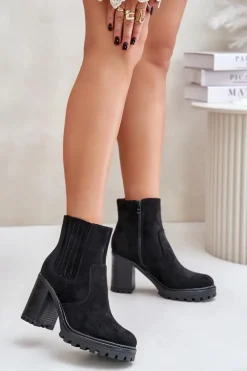 Botki Na Słupku Z Eko Zamszu Czarne Mesiella