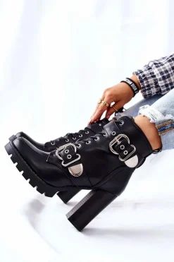 Botki Na Słupku Z Klamrą Czarne Flaris