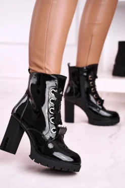 Botki Na Słupku Z Perełkami Czarne Lakierowane Black Mirror