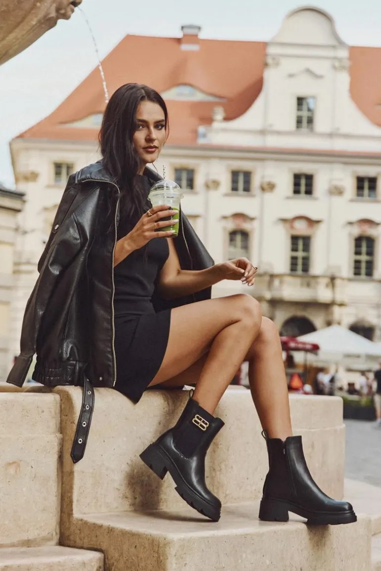 Botki Sztyblety Damskie Ze Złotym Detalem Ocieplane Czarne Serene