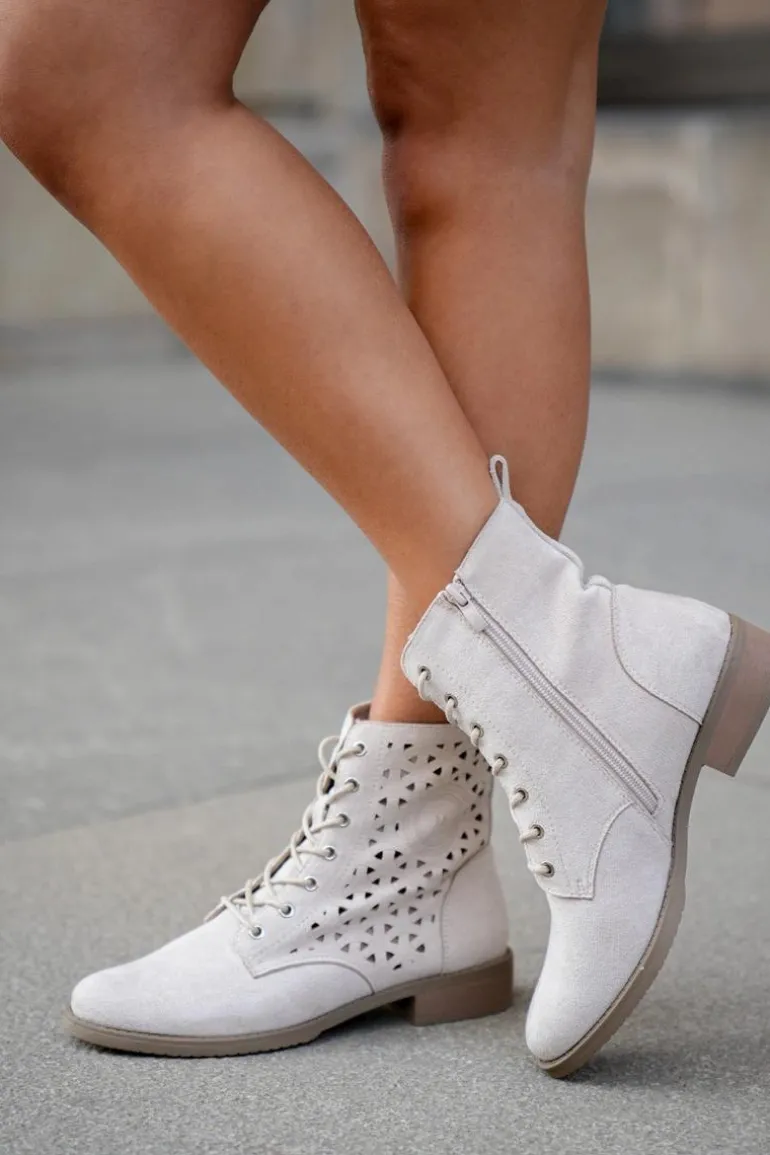 Botki Z Ażurowym Wzorem Na Zamek Jasnobeżowe Serfina