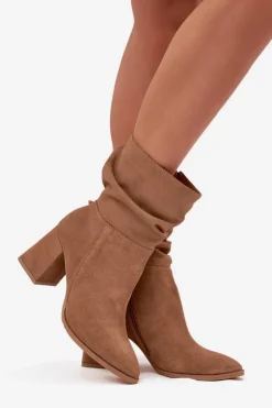 Botki Z Naturalnego Zamszu Ocieplane Na Słupku Z Marszczeniem Zazoo 4216 Beżowe