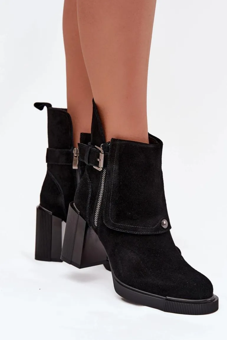 Botki Z Naturalnego Zamszu Na Słupku Z Klamrą Vinceza 91152 Czarne