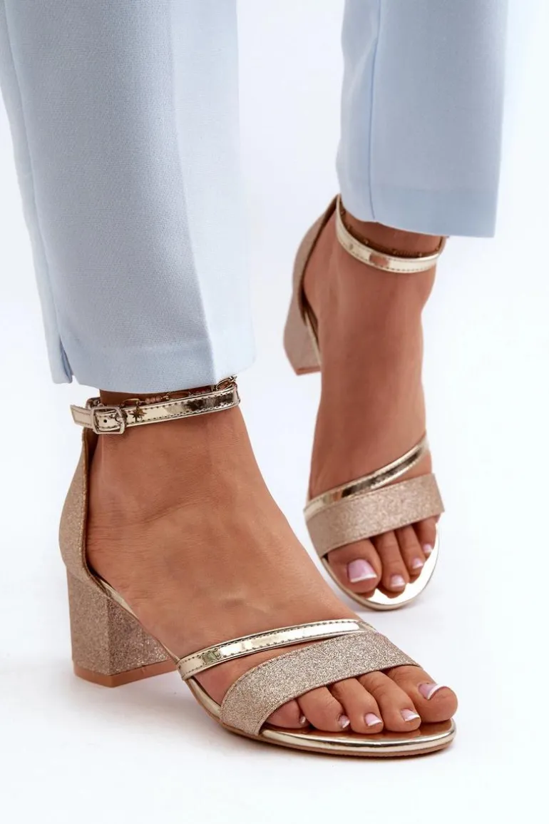 Brokatowe Sandały Damskie Na Niskim Słupku Złote Ploemis