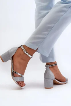Brokatowe Sandały Damskie Na Niskim Słupku Srebrne Ploemis