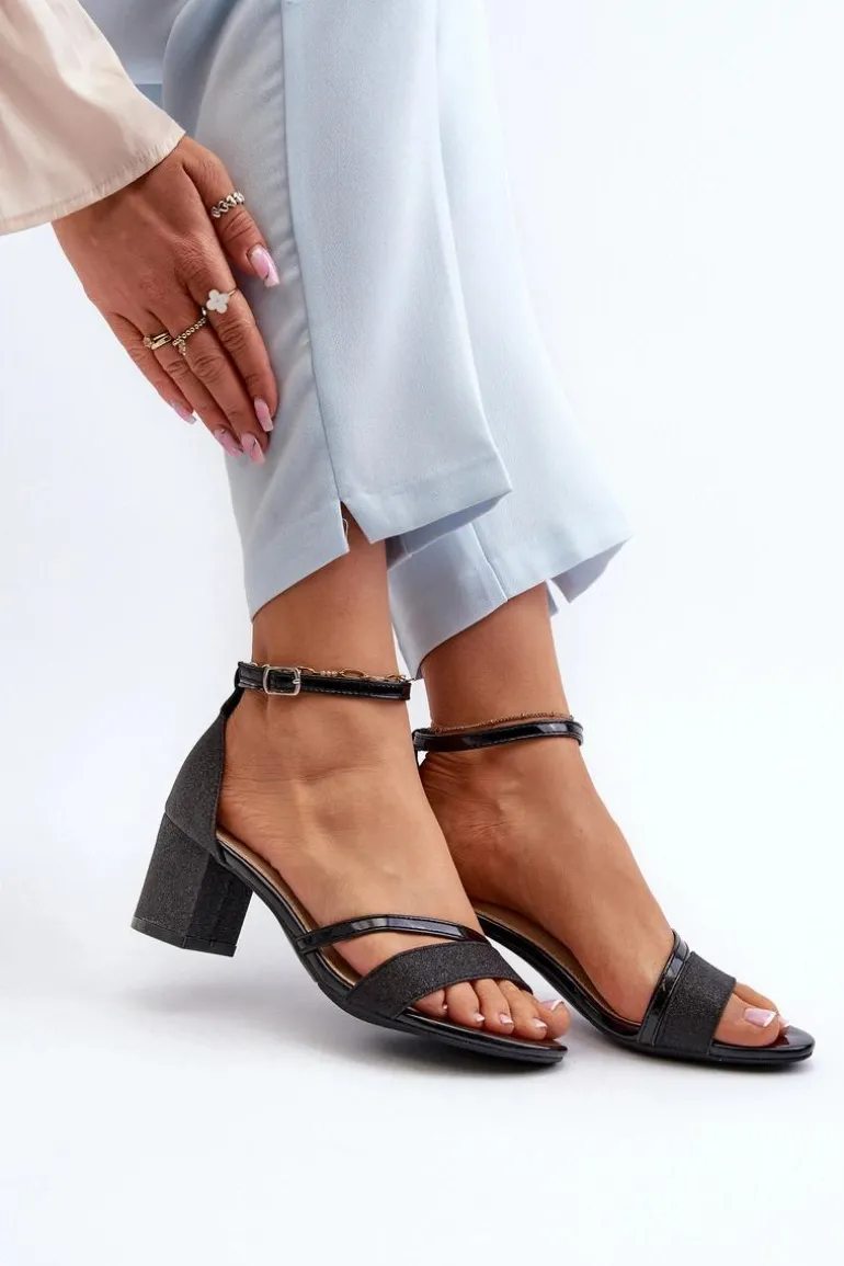 Brokatowe Sandały Damskie Na Niskim Słupku Czarne Ploemis