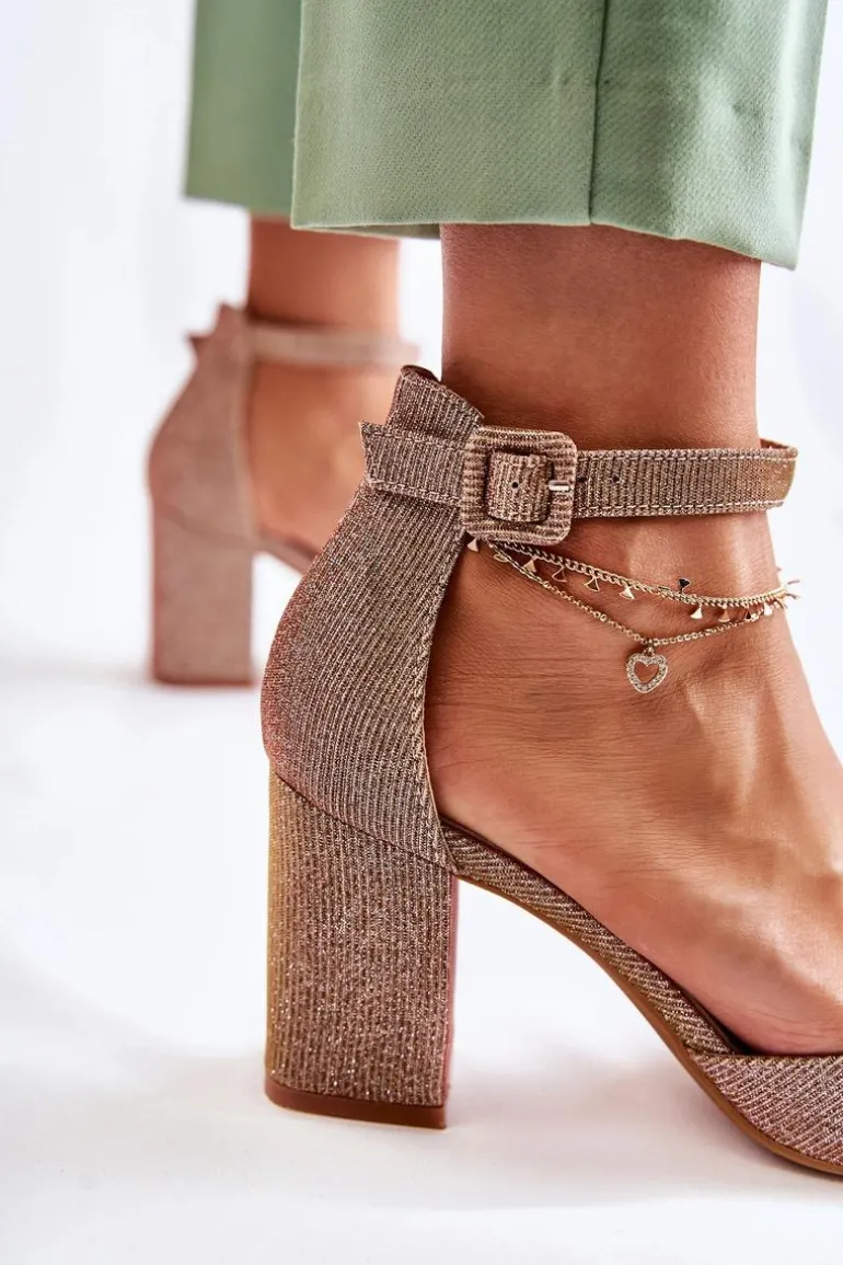 Błyszczące Czółenka Na Słupku Ciemnozłote Amira