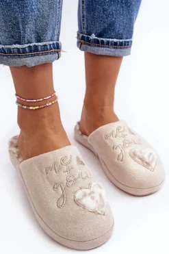 Błyszczące Kapcie Damskie Beżowe Geraja