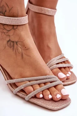 Błyszczące Sandałki Na Obcasie Beżowe Enenor