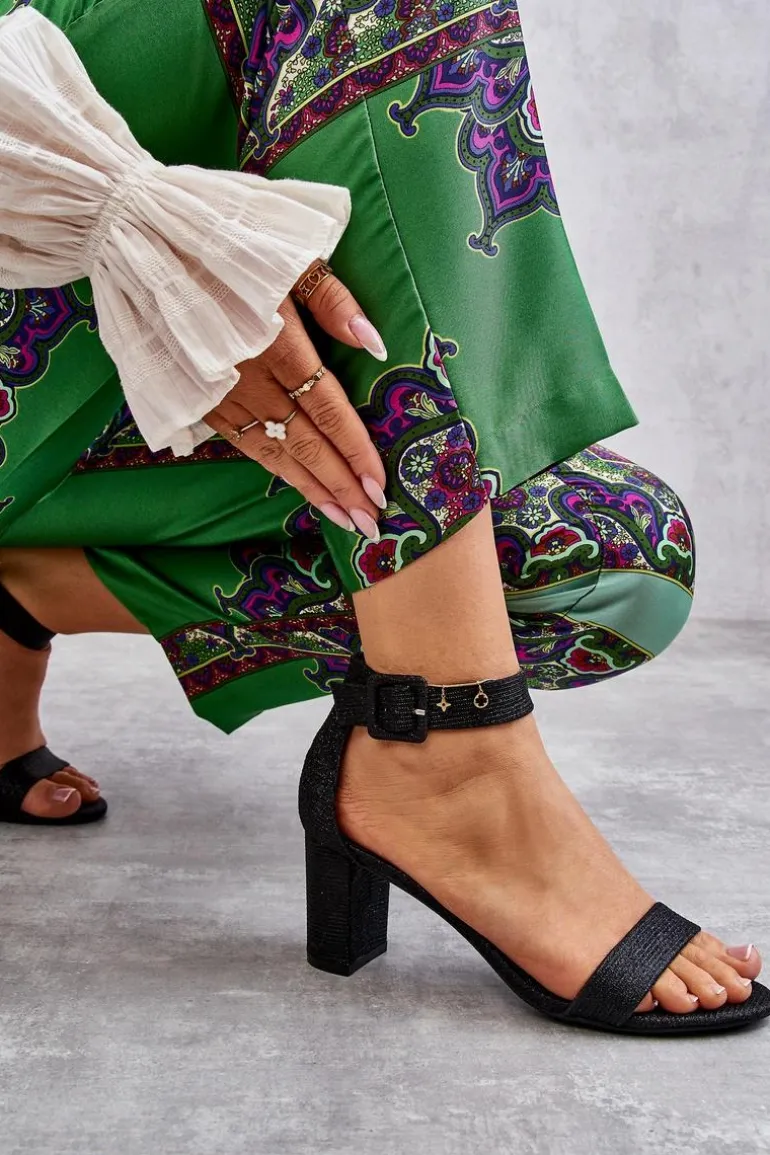 Błyszczące Sandałki Na Obcasie Czarne Maxim