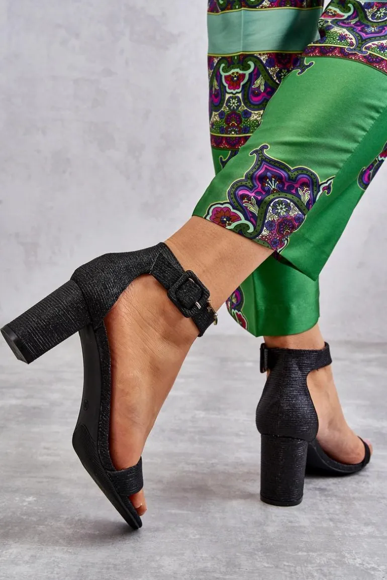 Błyszczące Sandałki Na Obcasie Czarne Maxim