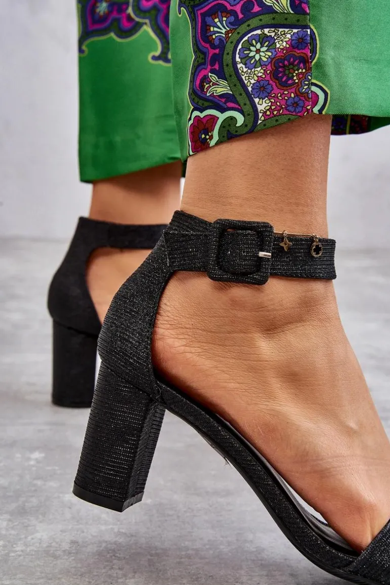 Błyszczące Sandałki Na Obcasie Czarne Maxim