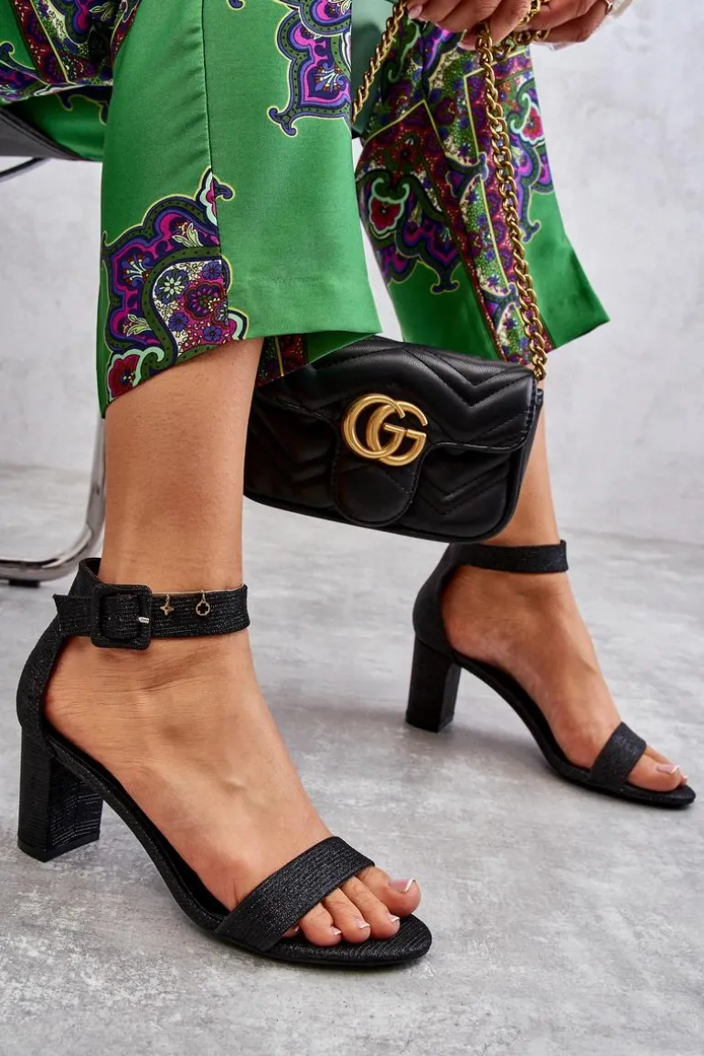 Błyszczące Sandałki Na Obcasie Czarne Maxim