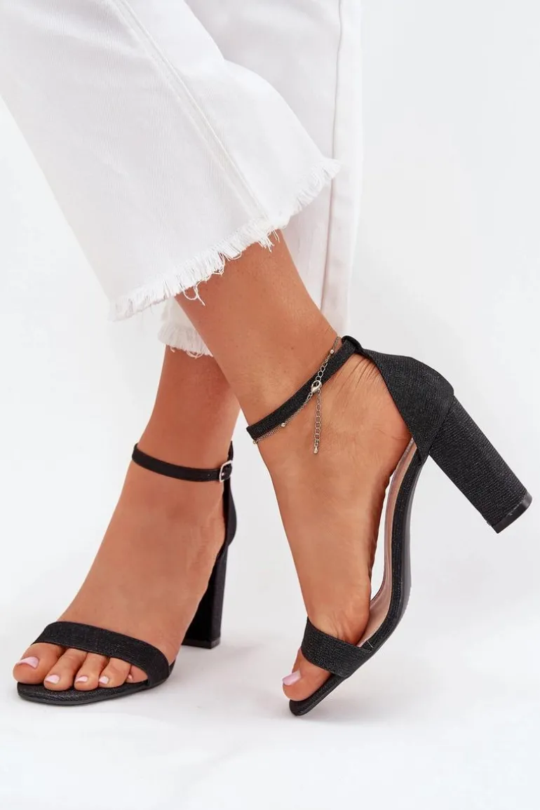 Błyszczące Sandały Damskie Na Słupku Czarne Kavina