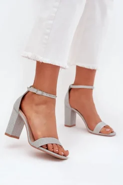 Błyszczące Sandały Damskie Na Słupku Srebrne Kavina