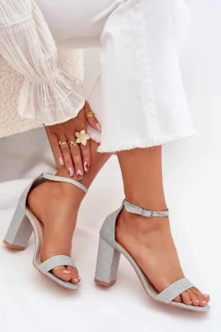 Błyszczące Sandały Damskie Na Słupku Srebrne Kavina