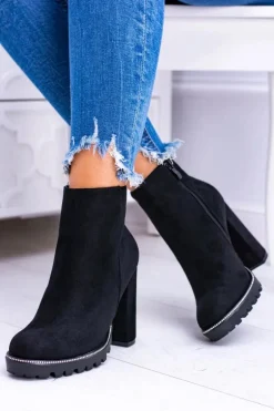 Czarne botki na słupku Guriela Suede