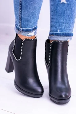 Czarne Wsuwane Botki Na Słupku Bernatt