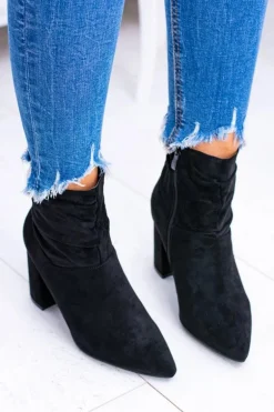 Czarne Zamszowe Botki Na Słupku Bresci