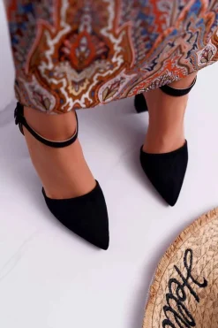 Czółenka Damskie Na Słupku W Szpic Czarne Elegante