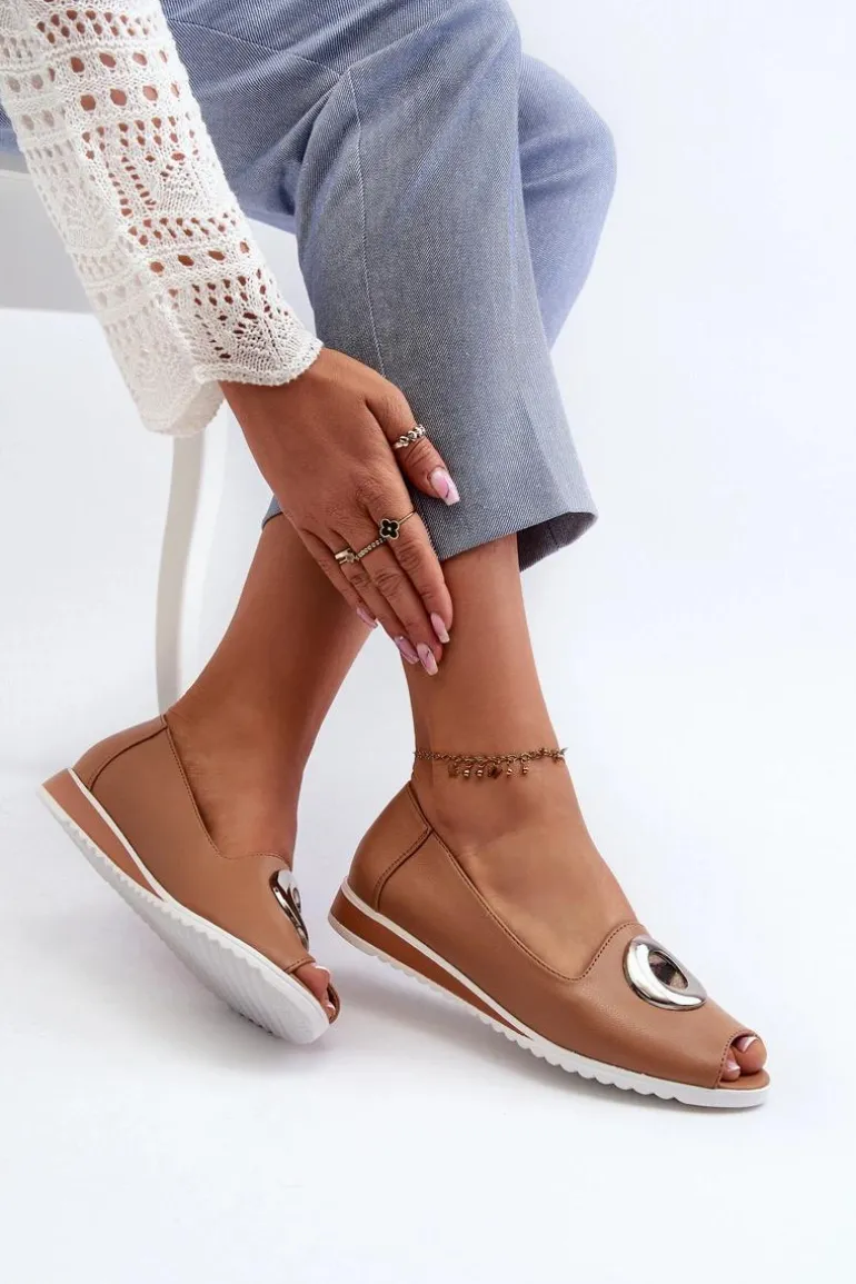 Czółenka Damskie Z Ozdobą Eko Skórzane Ciemnobeżowe Biolita