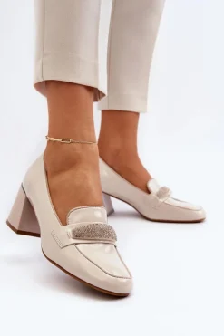 Czółenka Lakierowane Z Ozdobą Beżowe Samassa