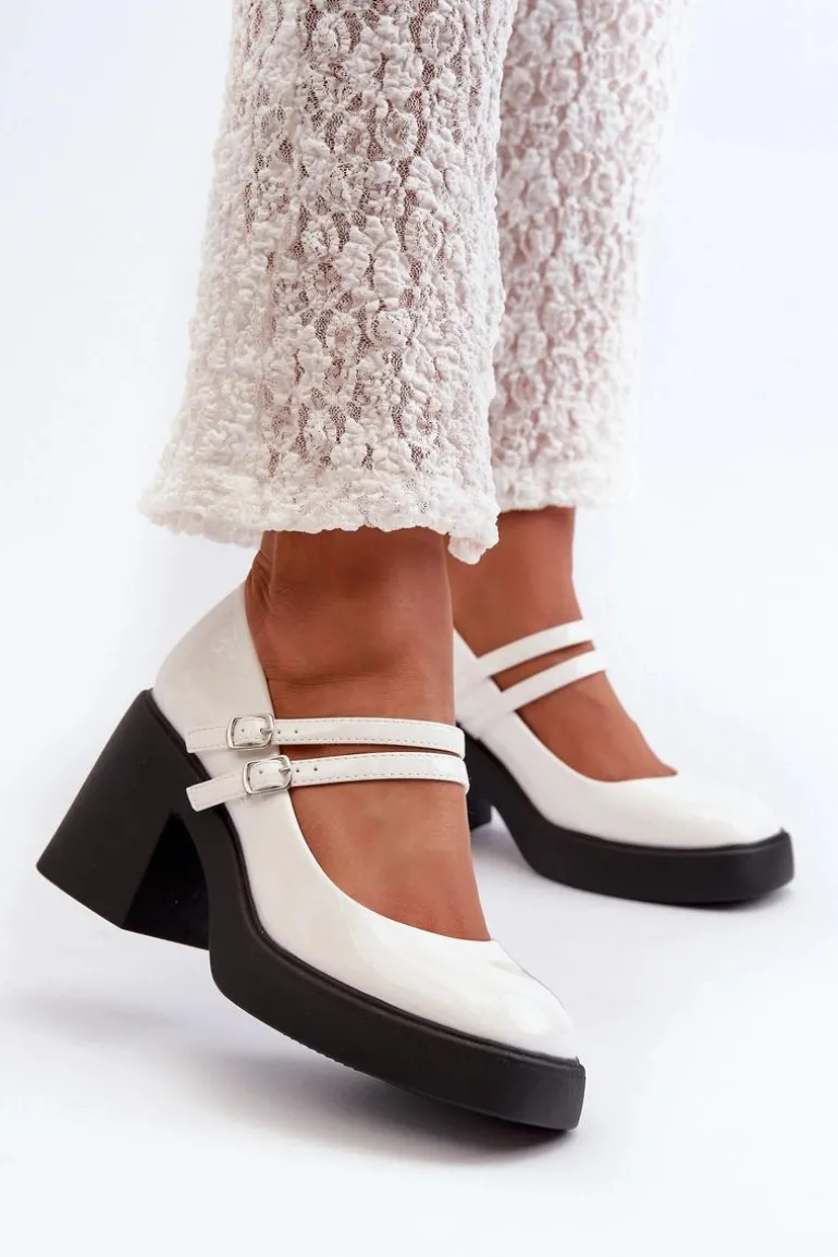 Czółenka Na Masywnym Obcasie Lakierowane Białe Halmina