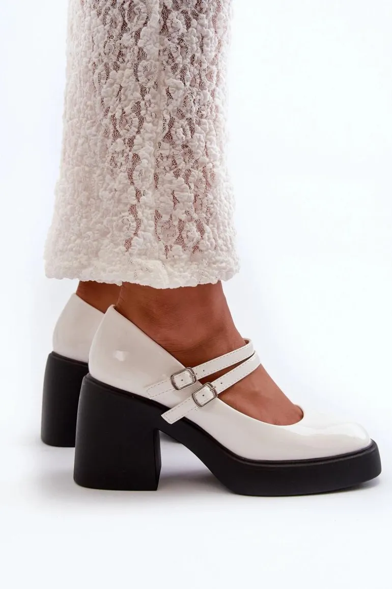 Czółenka Na Masywnym Obcasie Lakierowane Białe Halmina