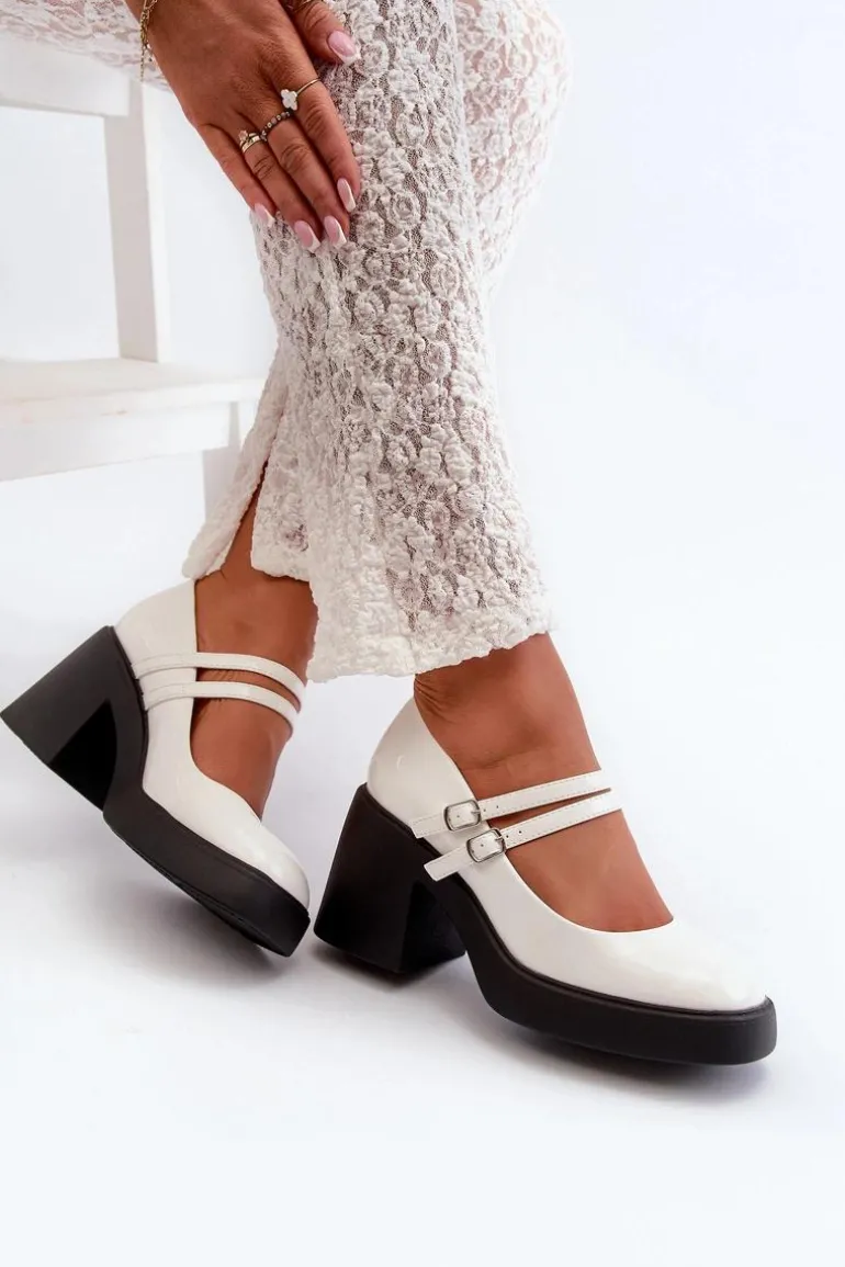 Czółenka Na Masywnym Obcasie Lakierowane Białe Halmina