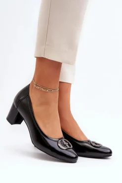 Czółenka Na Niskim Słupku Z Ozdobą Czarne Aeliris