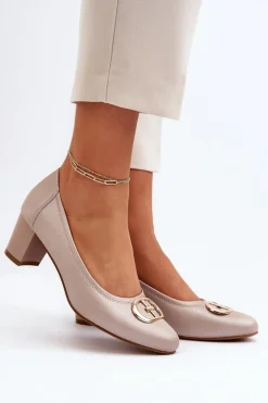 Czółenka Na Niskim Słupku Z Ozdobą Beżowe Aeliris