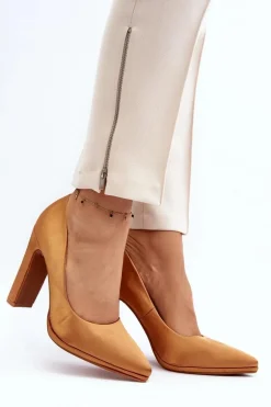 Czółenka Na Słupku Camel Piatti