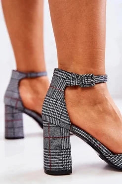 Czółenka Na Słupku Kratka Czarno-Białe Harye