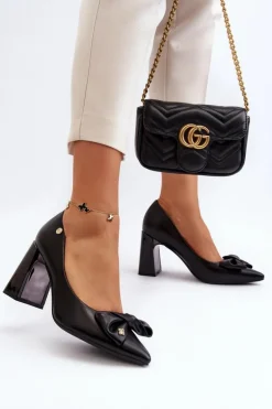 Czółenka Na Słupku Z Kokardą Czarne Ariemessa