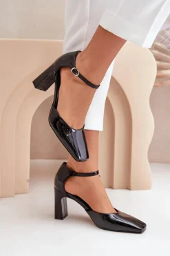 Czółenka Na Słupku Z Lakierowanej Eko Skóry Czarne Emindria