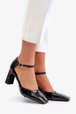 Czółenka Na Słupku Z Lakierowanej Eko Skóry Czarne Emindria