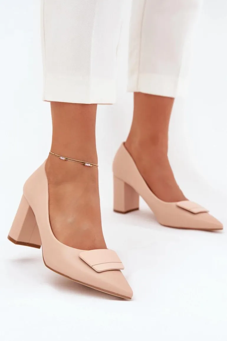 Czółenka Na Słupku Z Ozdobą Beżowe Celira