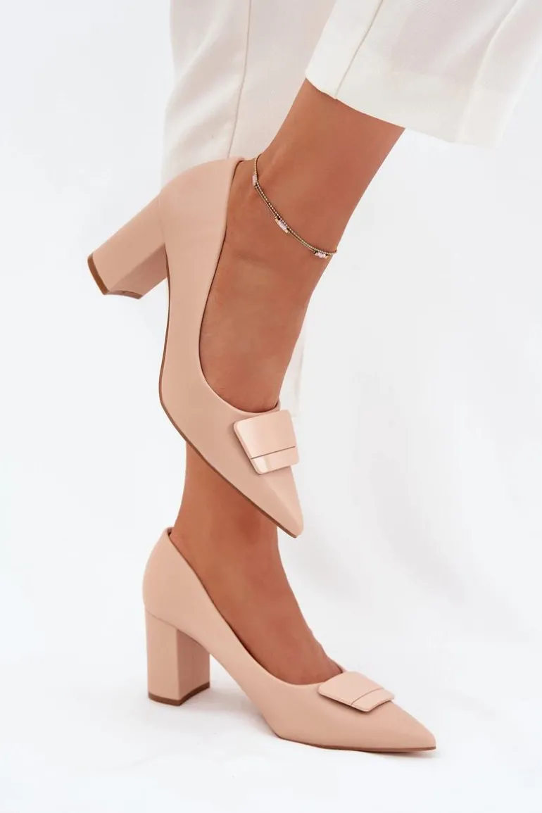 Czółenka Na Słupku Z Ozdobą Beżowe Celira