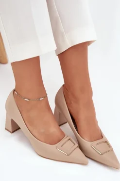 Czółenka Na Słupku Z Ozdobną Klamrą Nude Seriva