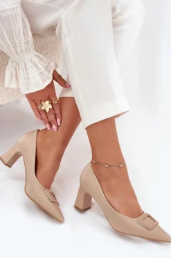 Czółenka Na Słupku Z Ozdobną Klamrą Nude Seriva