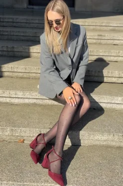 Czółenka Ze Szpiczastymi Noskami I Zdobionymi Paseczkami Na Słupku Bordowe Verithas