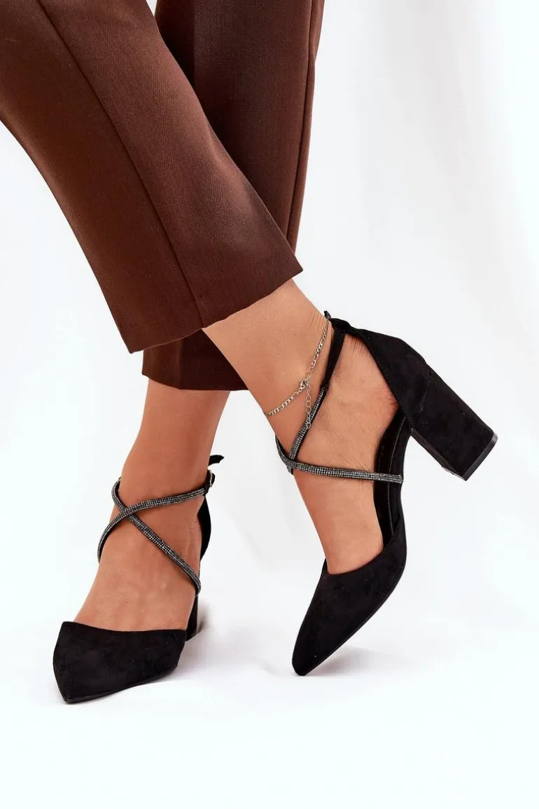 Czółenka Ze Szpiczastymi Noskami I Zdobionymi Paseczkami Na Słupku Czarne Verithas