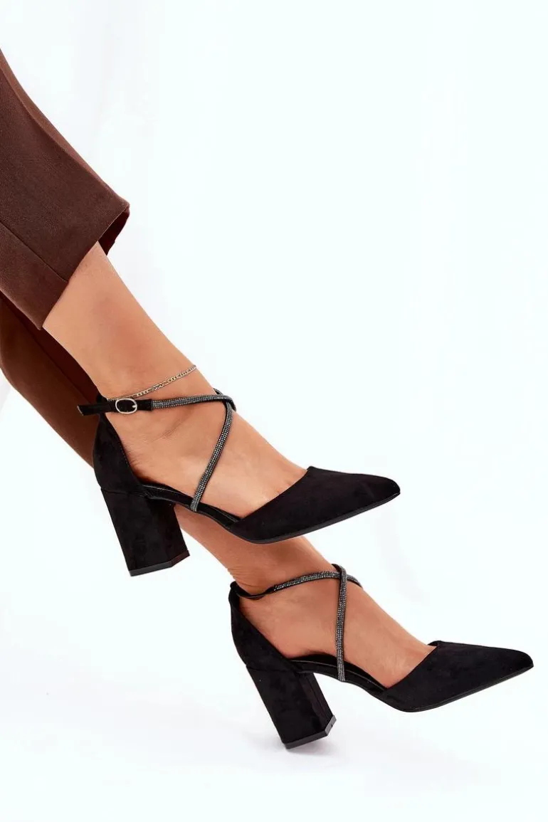 Czółenka Ze Szpiczastymi Noskami I Zdobionymi Paseczkami Na Słupku Czarne Verithas