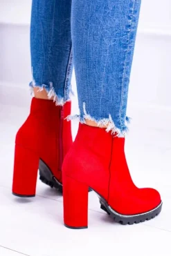 Czerwone botki na słupku Guriela Suede