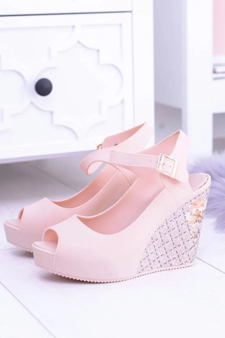 Damskie Beżowe Sandały Na Koturnie Nemesis