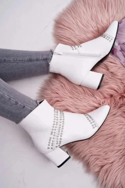 Damskie Botki Na Słupku W Szpic Z Nitami Białe Primma